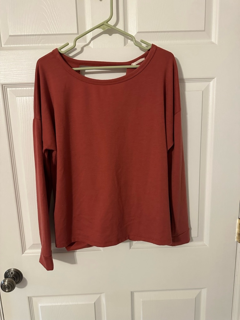 entro Relaxed Long-Sleeve Top in Rust Red